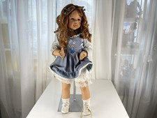 Monika Levenig bambola