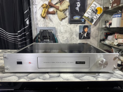 Accuphase c220 amazing - accuphase,