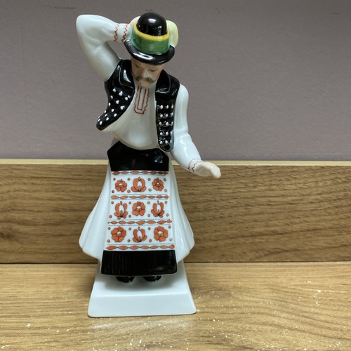 Statuina tradizionale - , in