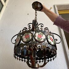 Lampadario antico dei primi del 900 in ferro battuto e inserti in ceramica