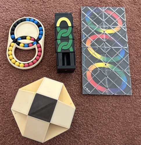 Rubiks magic link rings - link,