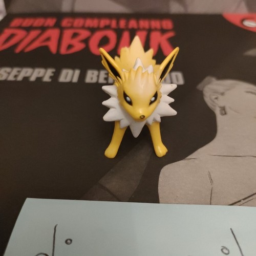 Jolteon pokemon mini figure - mini,