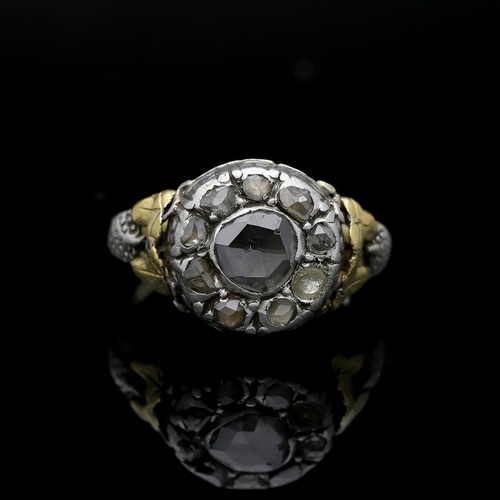 Anello con diamanti antichi