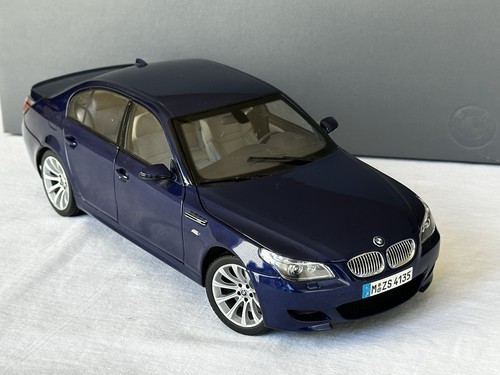 Kyosho bmw e60 dealer - 1:18,
