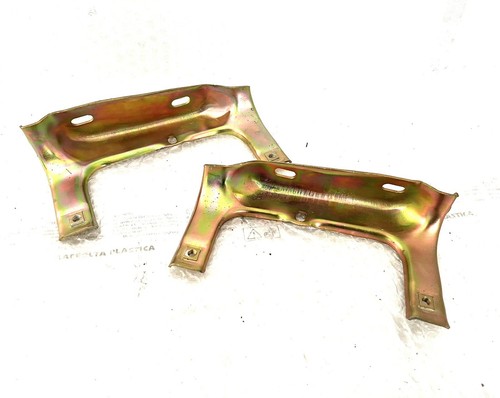 Coppia staffe fanali - staffe, dx