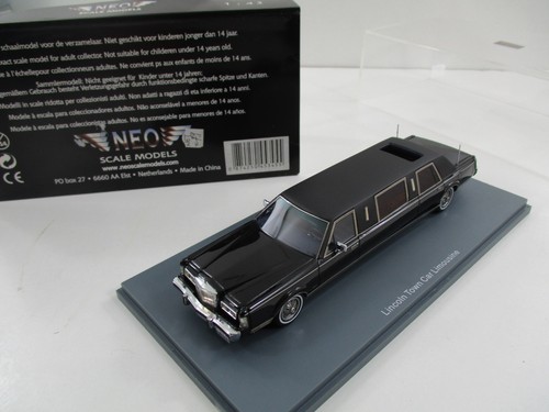 Lincoln town car limousine - lincoln,