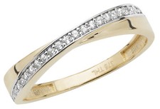 Croce in oro giallo 9