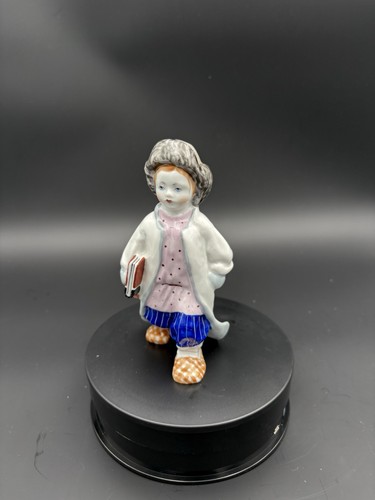 Antigua figura escolar niña - figura,