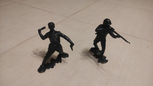 Soldatini plastica - di,
