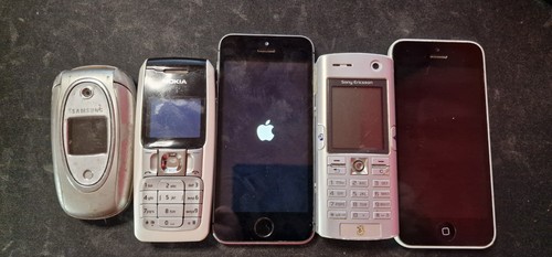 Untested joblot old mobile - untested,