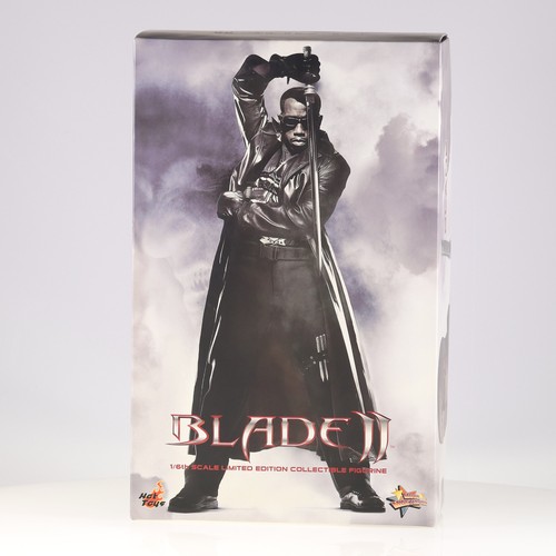 Hot toys blade - hot,