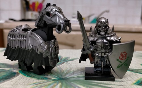 Lego berserk guts cavaliere - berserk,