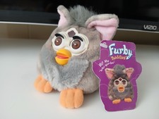 Peluche berretto Furby Buddies