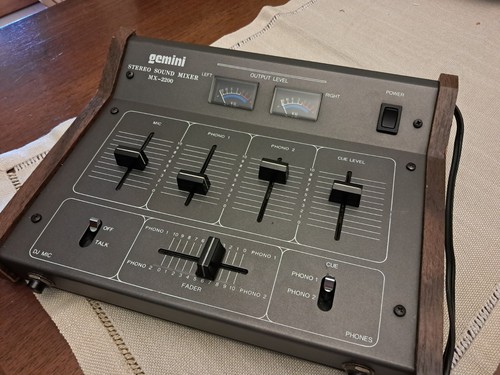 Gemini 2200 mixer dj - gemini,