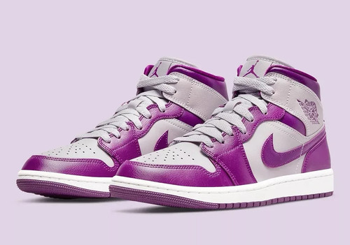 Nike air jordan mid - air,