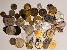 Lotto di 50 medaglie di vari