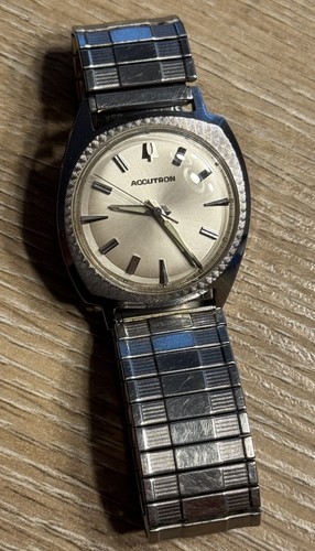 Vintage bulova accutron 214 - bulova,