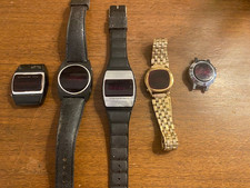 CINQUE orologi da polso a LED anni 70 (parti/riparazione) TEXAS INST, TIMEBAND, LITRONIX