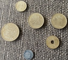 ESPAÑA MONEDAS PESETAS Año 2001 - 500, 100(2) , 25 , 5 Y 1 Peseta