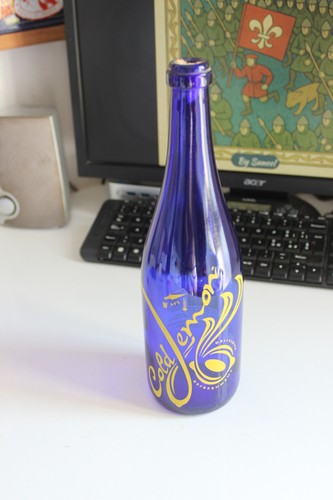 Bottiglia blu cobalto vintage