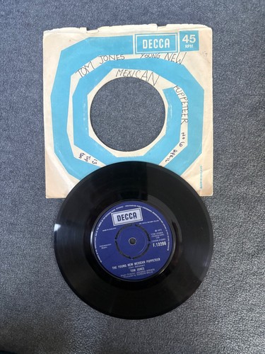 Tom jones the young new - tom,