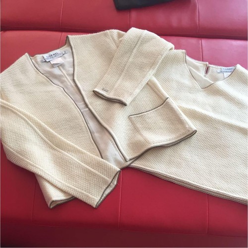 Used chanel ensemble verygood - ensemble,