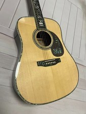 Chitarra acustica naturale