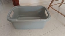 Bacinella in plastica grigia con manici, capiente e resistente, multiuso casa/la