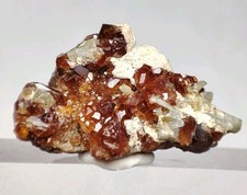 Cristalli gemma granato Hessonite e bella crescita-agenzia Bajour.