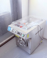 Tritacarne refrigerato