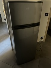 Nuovo frigorifero con - nuovo,