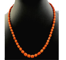 Collana di corallo a scalare