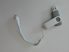 pendrive FEBNISCTE 2GB color argento grigio con laccetto