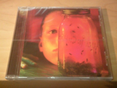 Alice chains jar of flies - in,