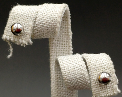 Orecchini sfera con farfallina - orecchini,