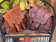 Moto d'epoca in pelle di capra