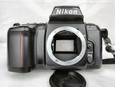 DSLR (reflex) Nikon AF F-601 QUARTZ DATE + nikkor af 28-70mm f 3.5-4.5 (35mm pel