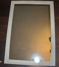SPECCHIO da Parete con cornice in legno bianca . cm 47 x 67