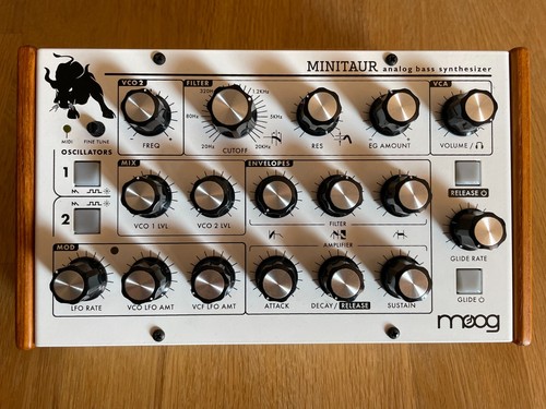 Moog minitaur analog bass - moog,