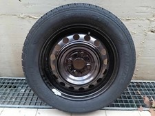 Ruota di scorta nuova . (No