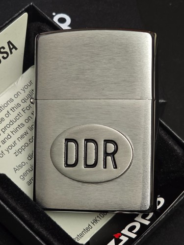 Zippo ddr emblema custom - zippo,