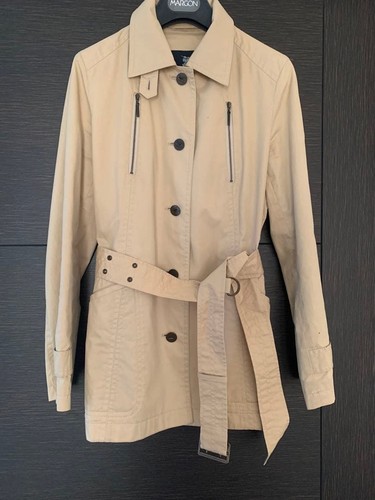 Burberry beige trench coat - burberry,