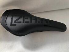 Fi'zi:k Zea:k - Sella - Nero