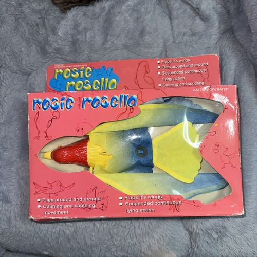 Uccellino pappagallo rosie - uccellino,