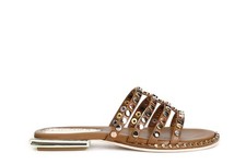 CIABATTA IN PELLE CON BORCHIE