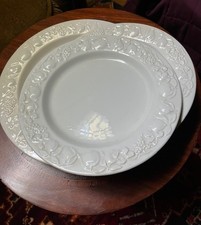 Tre  piatti  piani ceramica bianca cm 25/30 marca Quadrifoglio by Franco Giorgi