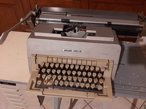 Macchina scrivere olivetti - da,