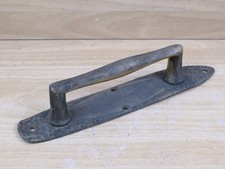 vecchia MANIGLIA PER PORTA SU PIASTRA IN OTTONE BRONZO antica rustica vintage