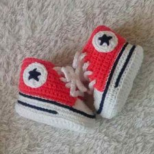 Scarpine neonato all'uncinetto stile Converse da 0 a 6 mesi