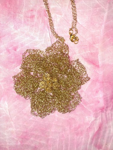 Collana dorata con perline - collana,